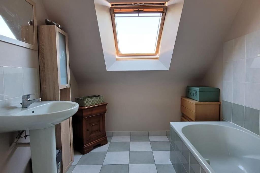 Maison 4 Chambres Pour 8 Personnes Dol-de-Bretagne Bagian luar foto